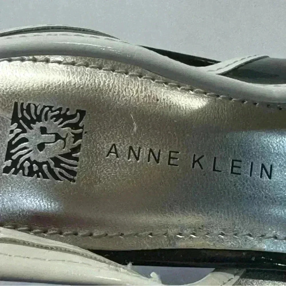 Anne Klein Women’s Size 6 Papillon Black White Peep Toe Slingback Heels Feminine - Picture 8 of 8